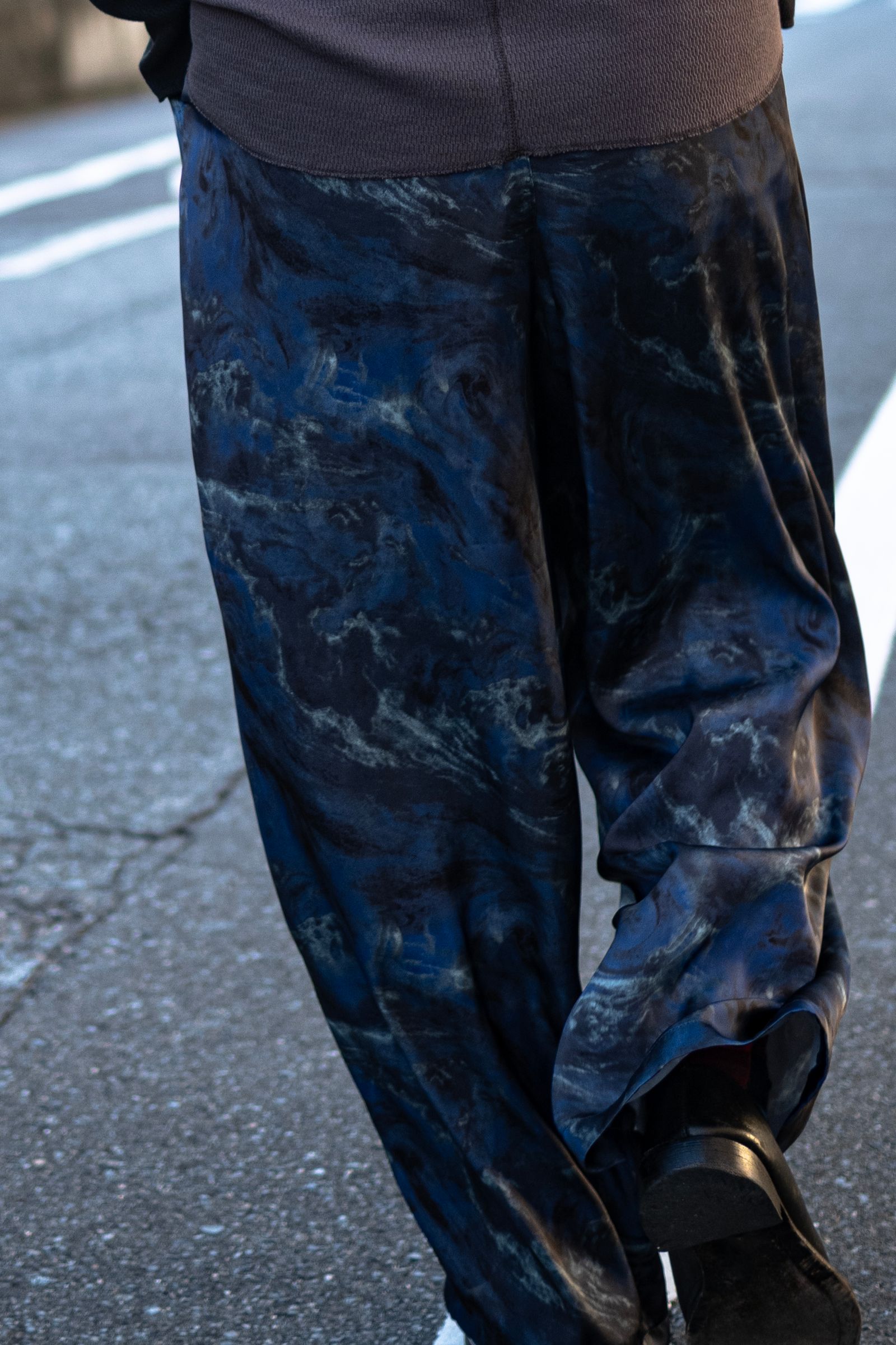 ABSTRACT WIDE EASY PANTS / NAVY