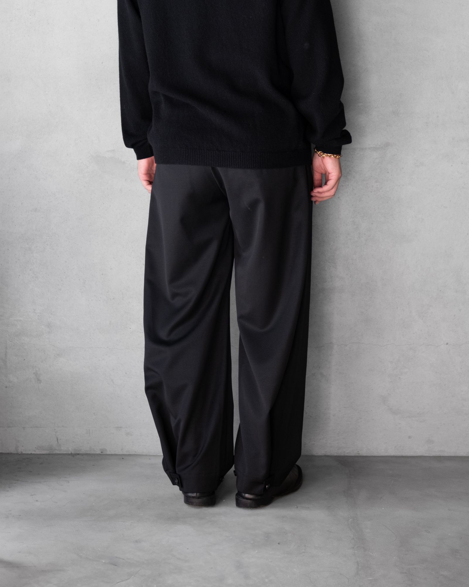 3-Tuck Wide Slacks / Black