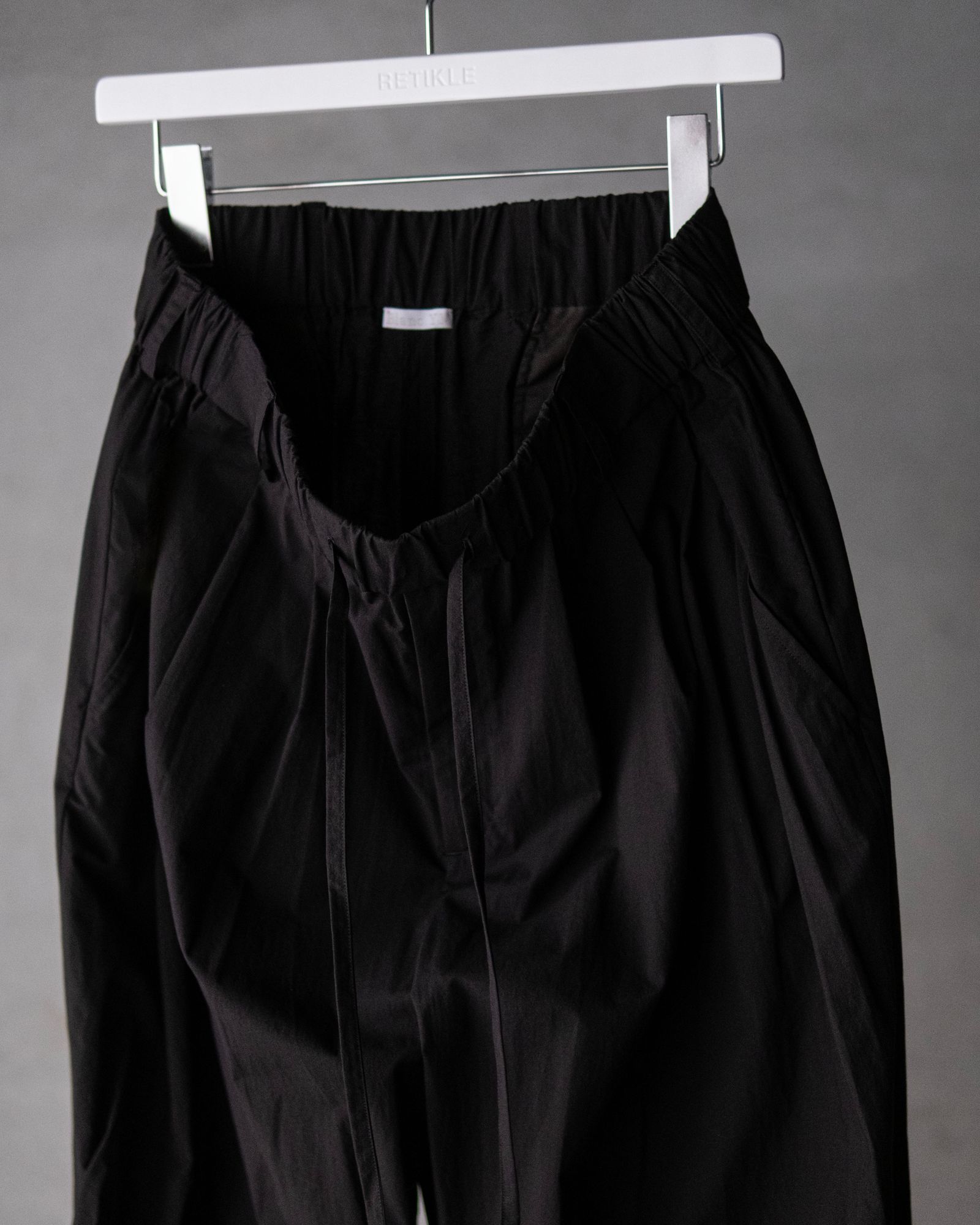 Soft Cotton Knee Tuck Pants / Black