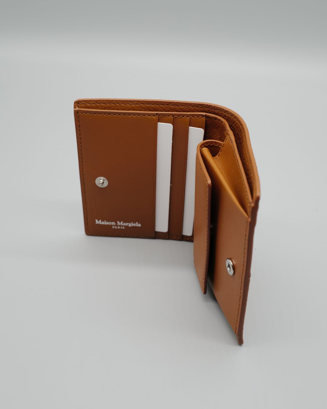 4ステッチ 2つ折りウォレット <ブラウン>