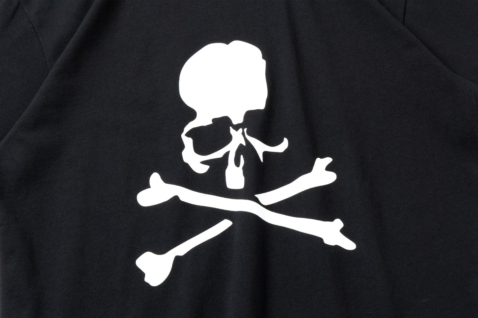 【MASTERMIND WORLD】 xNEW ERA SS TEE MMW SKULL LOGO BLK WHT