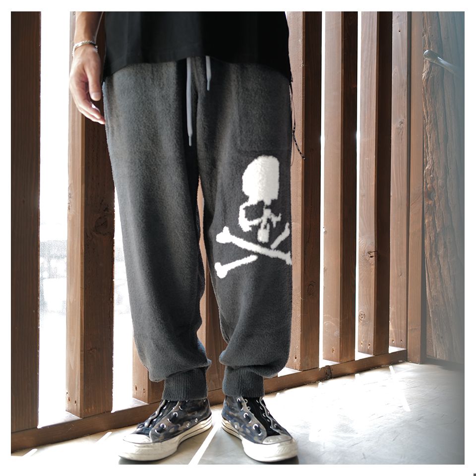 【MASTERMIND WORLD】 LOUNGE PANTS  CHARCOAL x WHITE