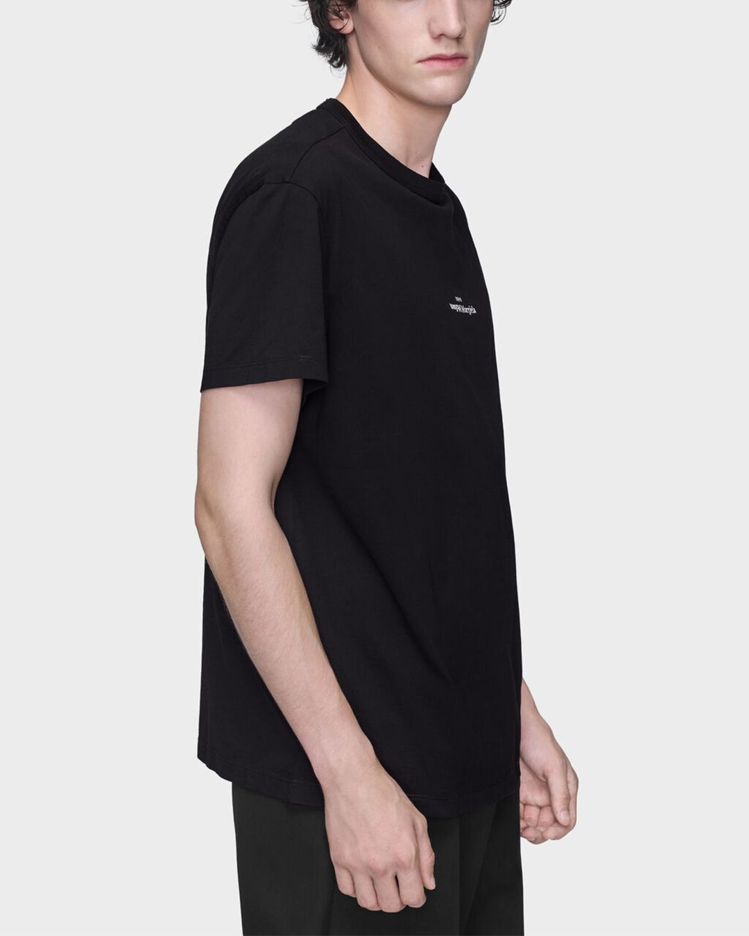 ディストーテッド ロゴ Tシャツ