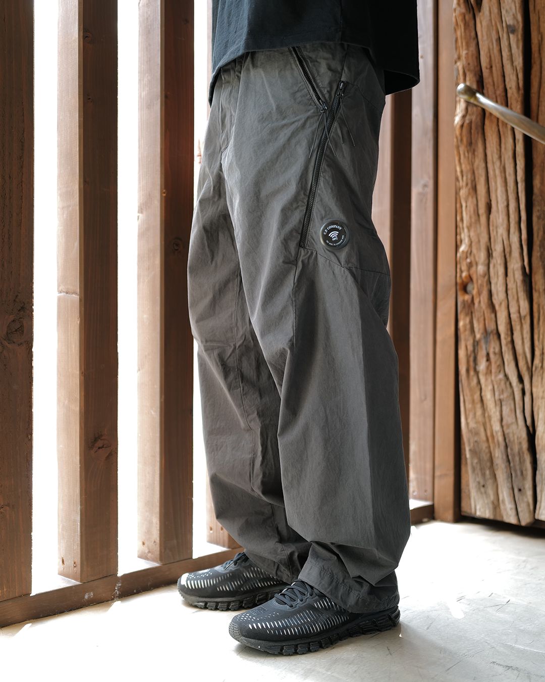 MICRO-REPS LOOSE SEAMLESS PANTS -RAVEN-