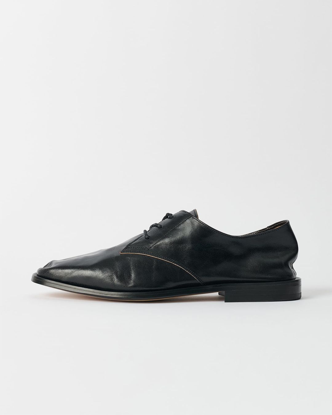 COLLAPSING CONSULTANT  True Dye Black Leather