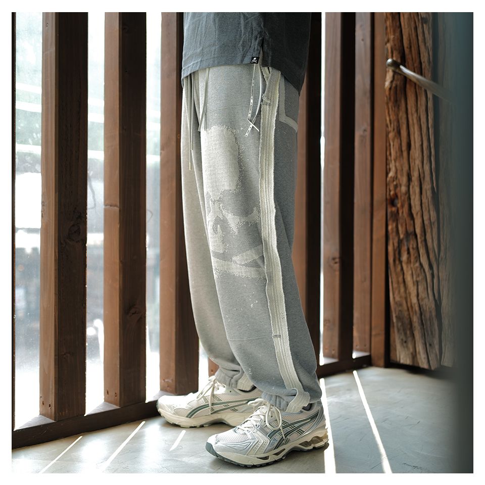 【MASTERMIND WORLD】 CUT-OFF SWEATPANTS  TOP GRAY