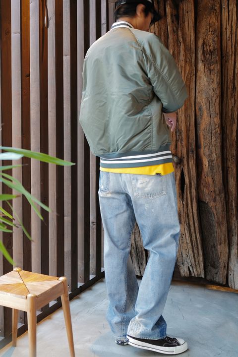 OUR LEGACYのTHIRD CUT Digital Denim パンツをつかったスタイル 3-2