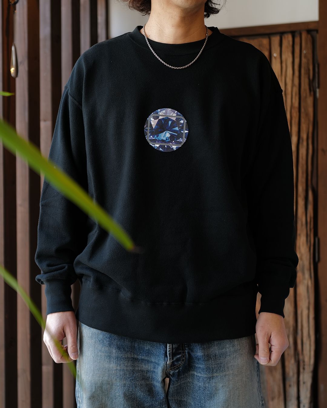 CREW NECK SWEAT BLACK .