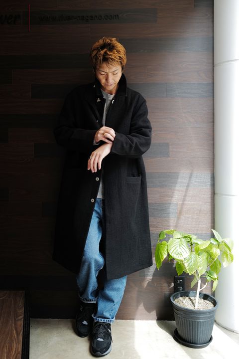 TOMWOODのコートスタイル
