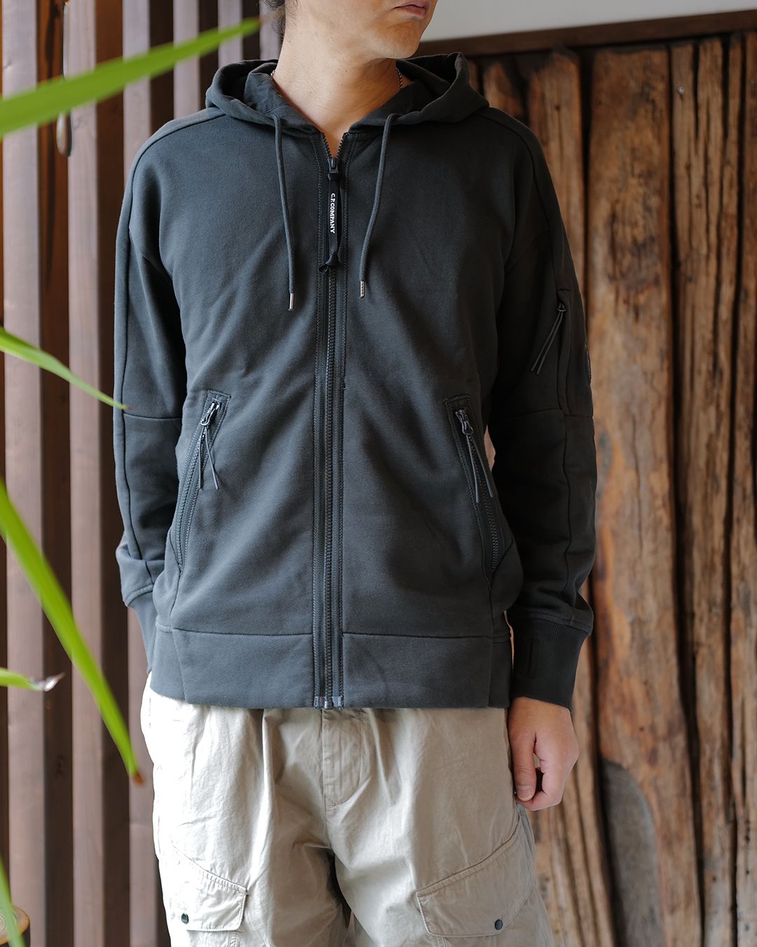 Diagonal Raised Fleece Goggle Zip Sweatshirt RAVEN