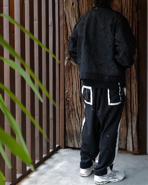 MASTERMIND WORLD : CUT-OFF SWEATPANTS