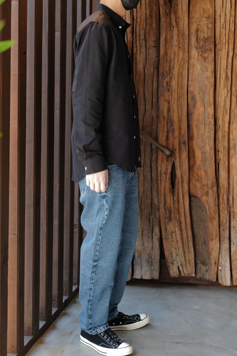シャツを使ったシンプルスタイル