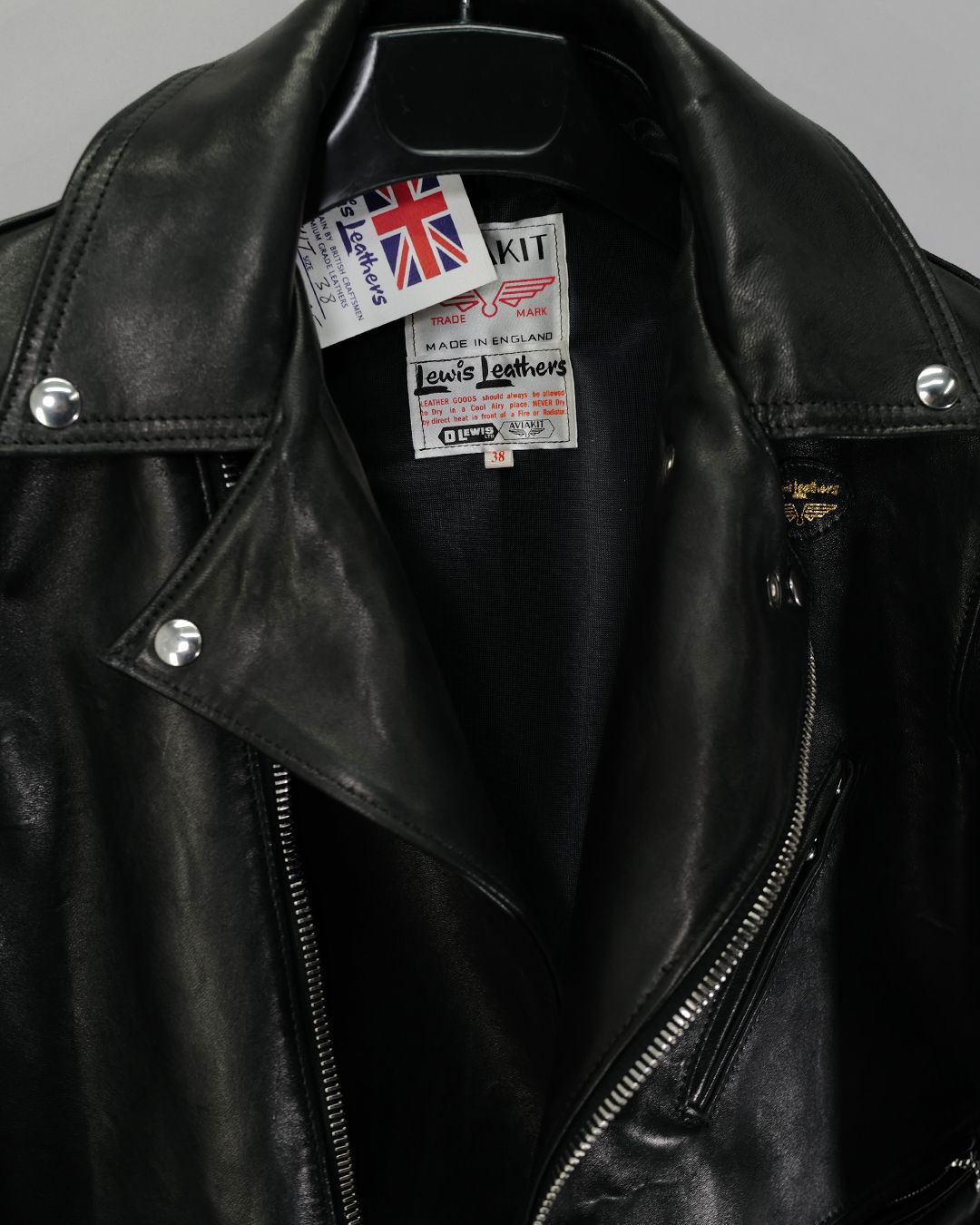 Cyclone -サイクロン- 【Tight-Fit】   (シープレザー / 裏地:ブラックニット)Black