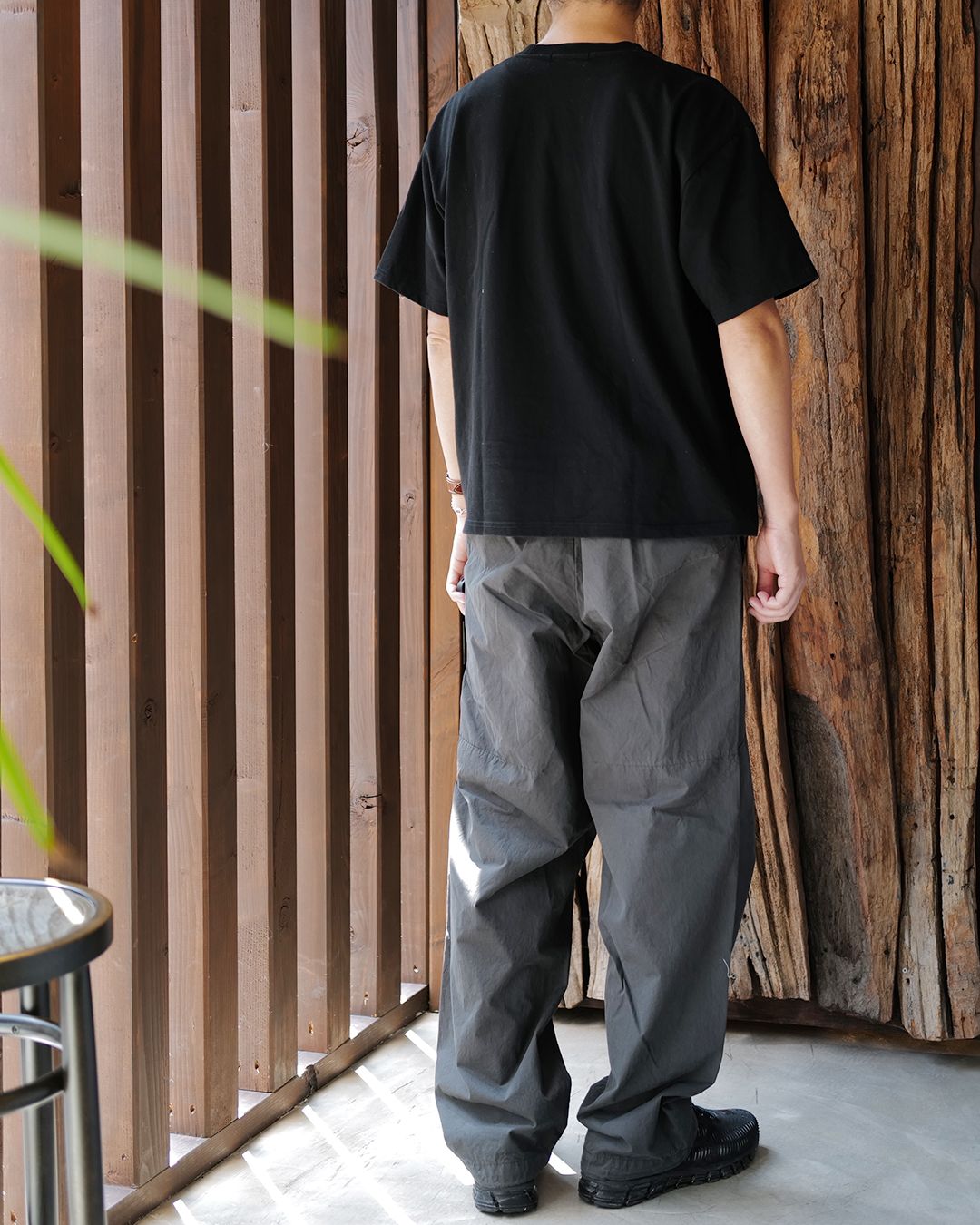 MICRO-REPS LOOSE SEAMLESS PANTS -RAVEN-