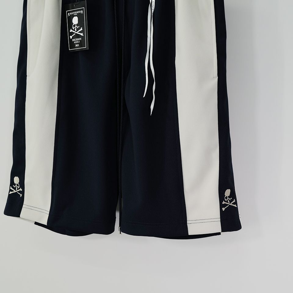 【MASTERMIND WORLD】 SIDE LINE TRACK SHORTS  NAVY x GREIGE
