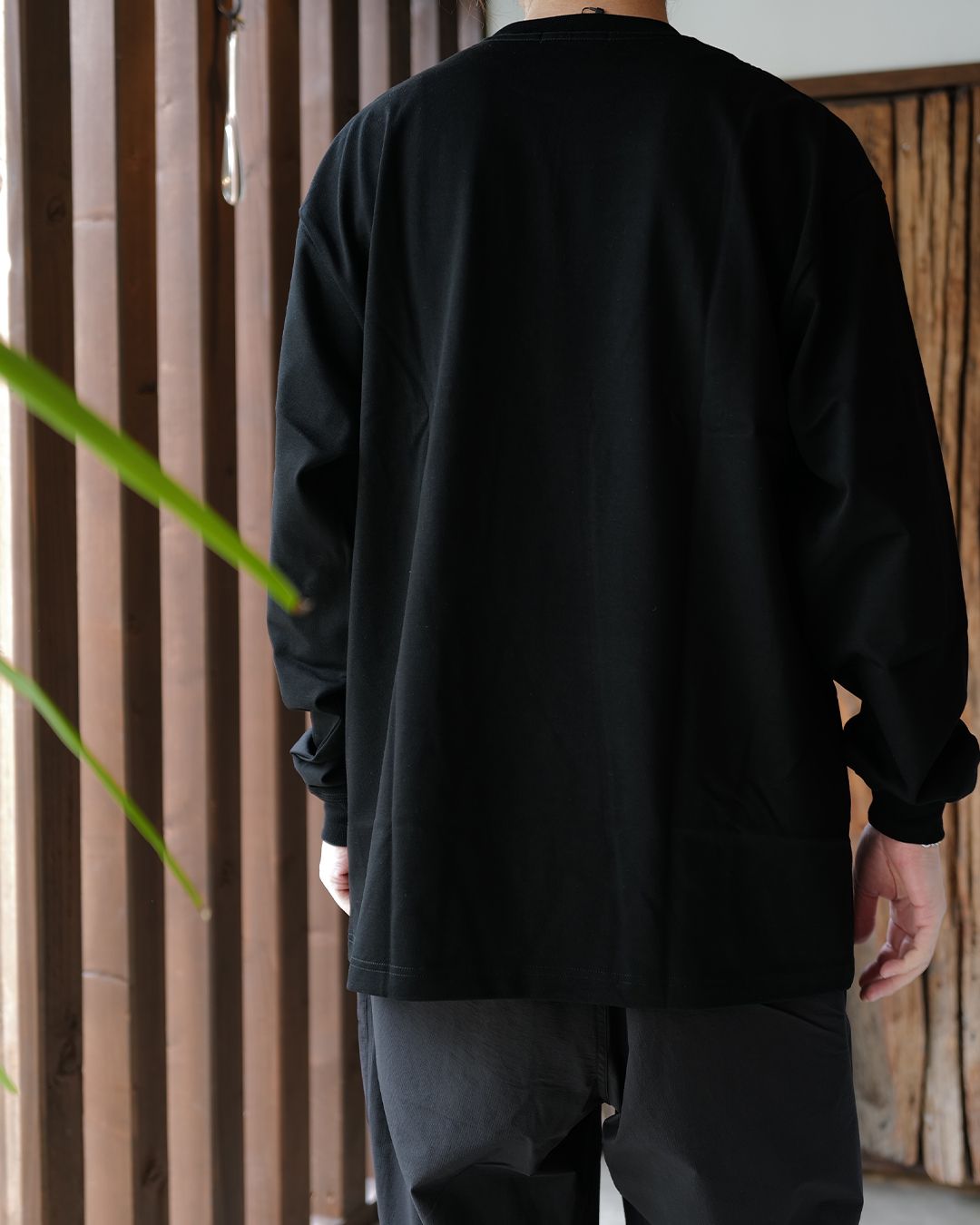 GX-A26-LT-05   LONG SLEEVE T-SHIRT   BLACK