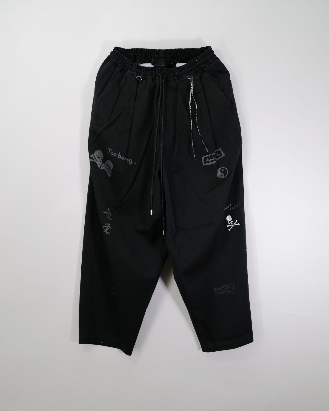 【MASTERMIND WORLD】 DOODLE PRINT WIDE EASY PANTS  BLACK