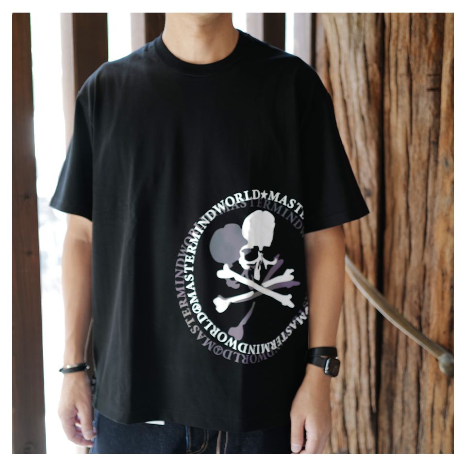 【MASTERMIND WORLD】 AUROLA TEE  BLACK