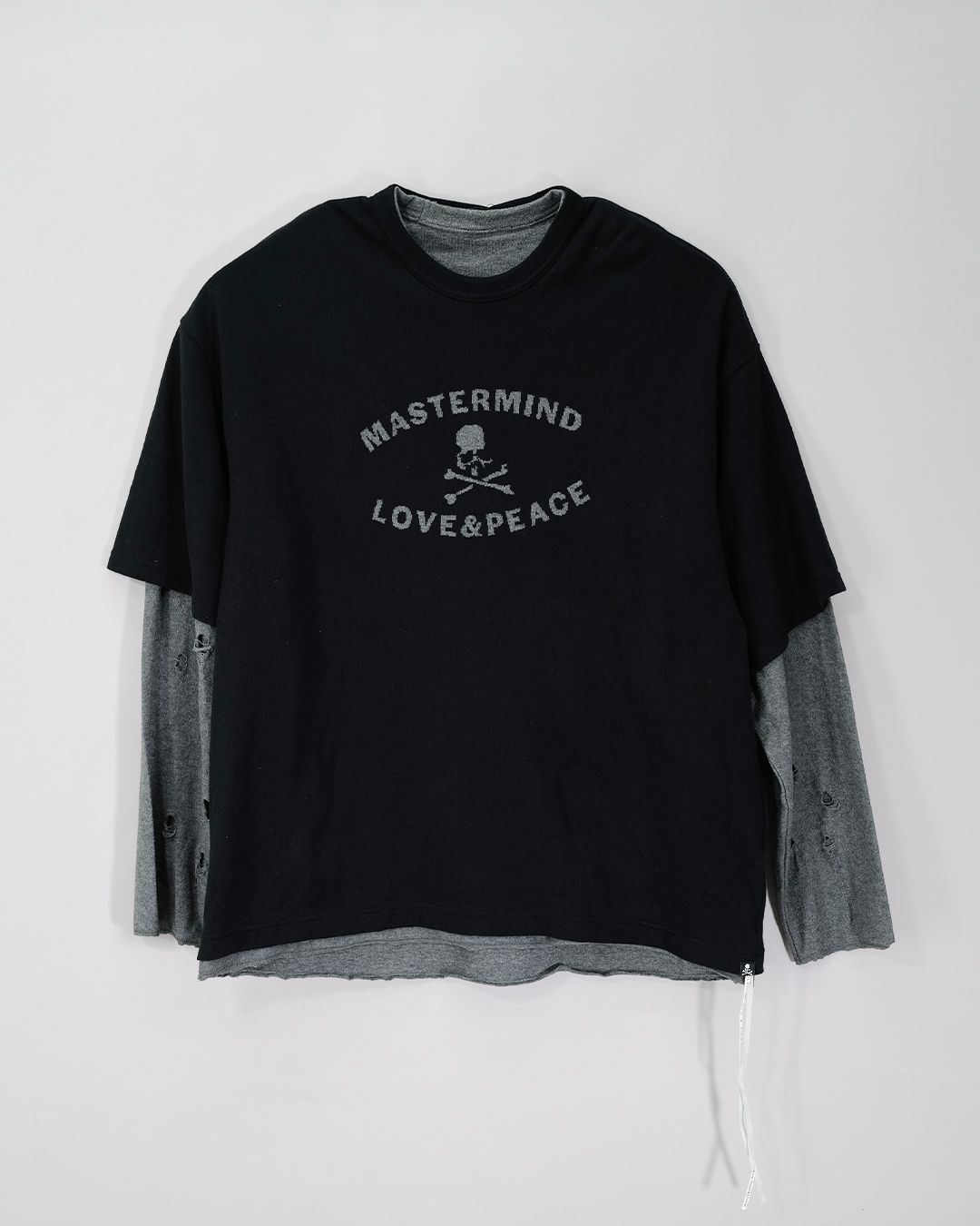 【MASTERMIND WORLD】 REVERSIBLE DISTRESSED TEE   BLACK x TOP GRAY