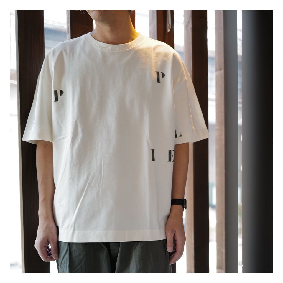 OVEAPPLIED ART FORMS OVERSIZED T-SHIRT