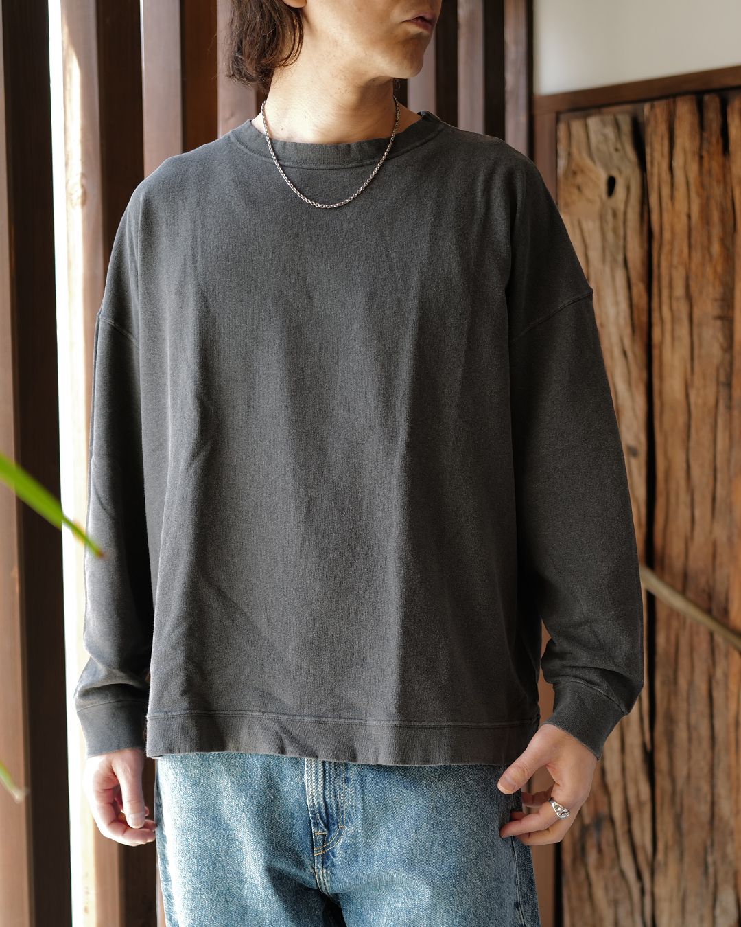 SLACK SWEATSHIRT  Washed Black Rogue Loopback