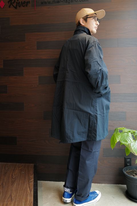SEQUEL の薄手モッズコートを重ね着