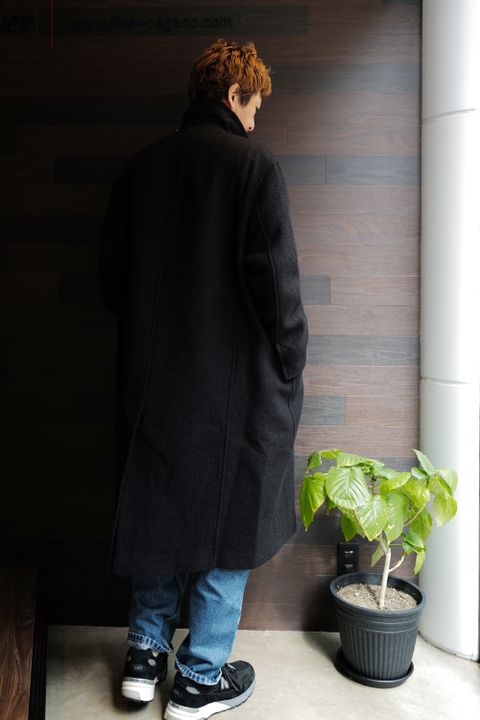 TOMWOODのコートスタイル