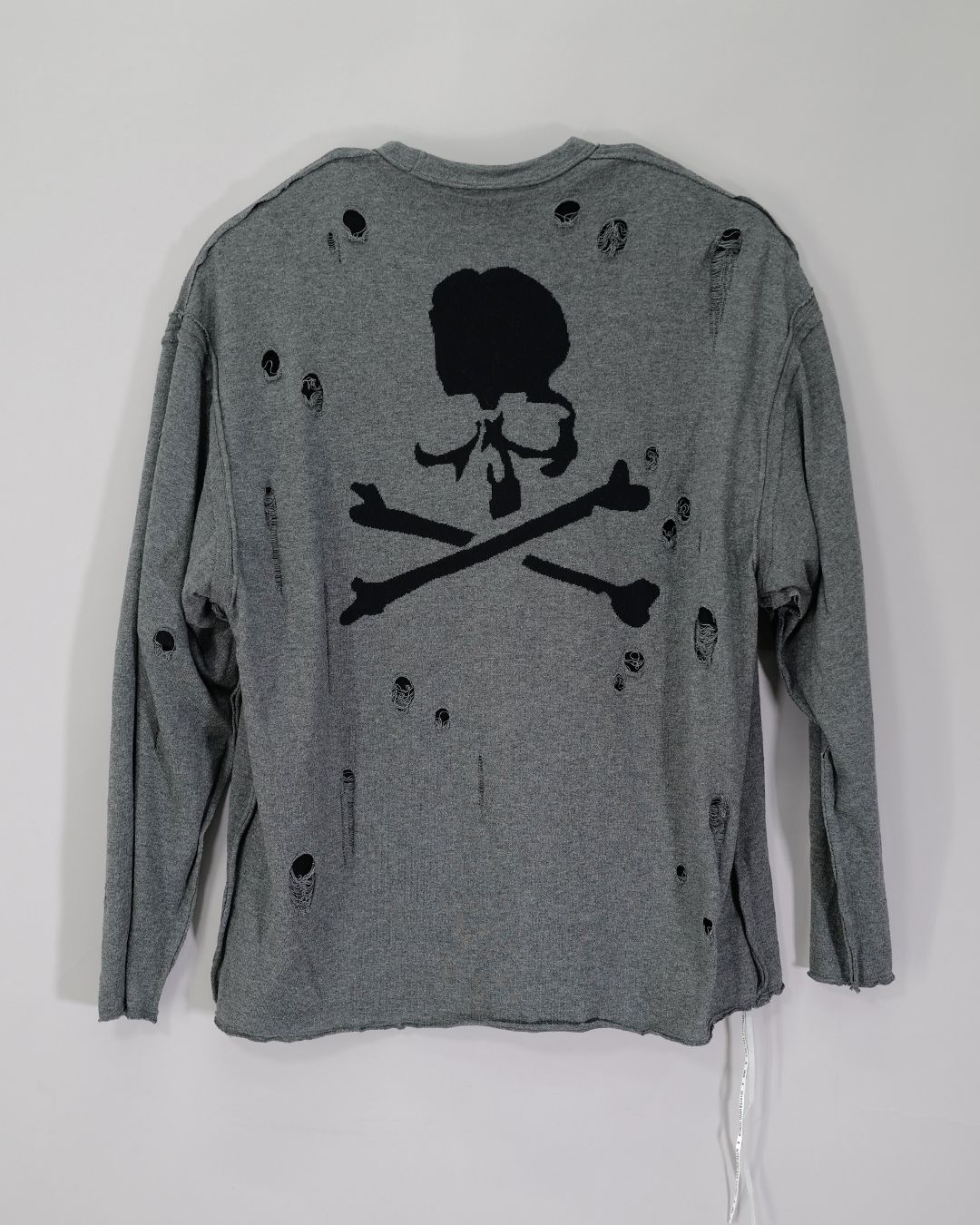 【MASTERMIND WORLD】 REVERSIBLE DISTRESSED TEE   BLACK x TOP GRAY