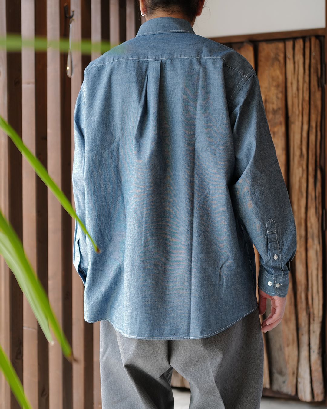 CHAMBRAY LONG SLEEVE SHIRT [BLUE]