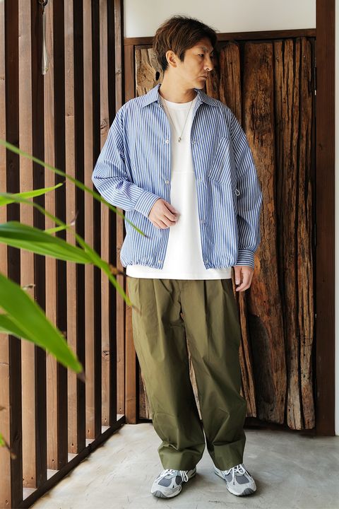 WELCOME-RAINのコーチシャツ