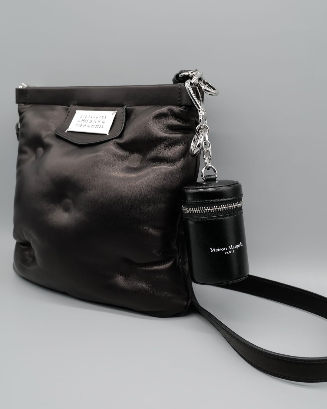 シリンドリカル ポーチ チャーム