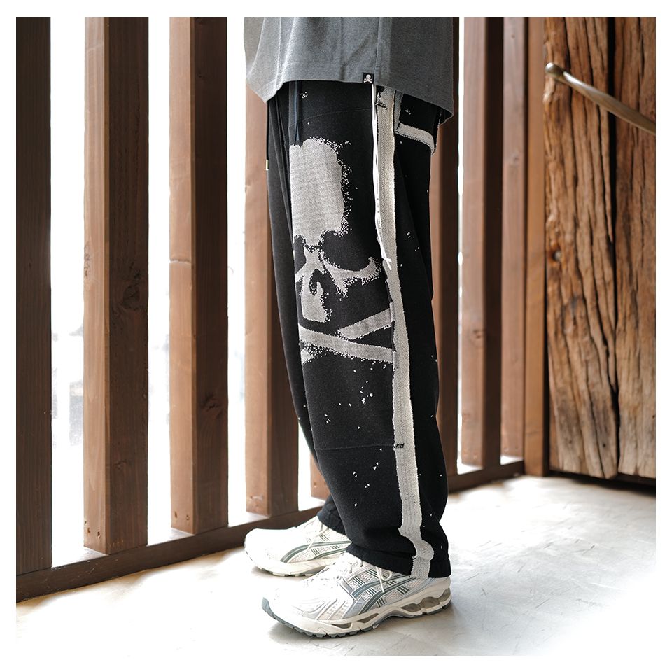 【MASTERMIND WORLD】 CUT-OFF SWEATPANTS  BLACK