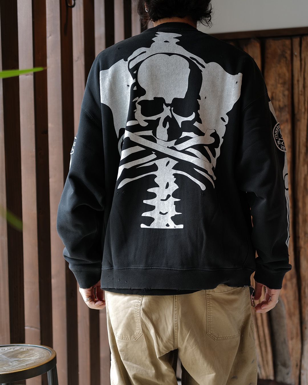 【MASTERMIND WORLD】 xVANSON CREWNECK SWEATSHRT DAMAGED  BOXY FIT