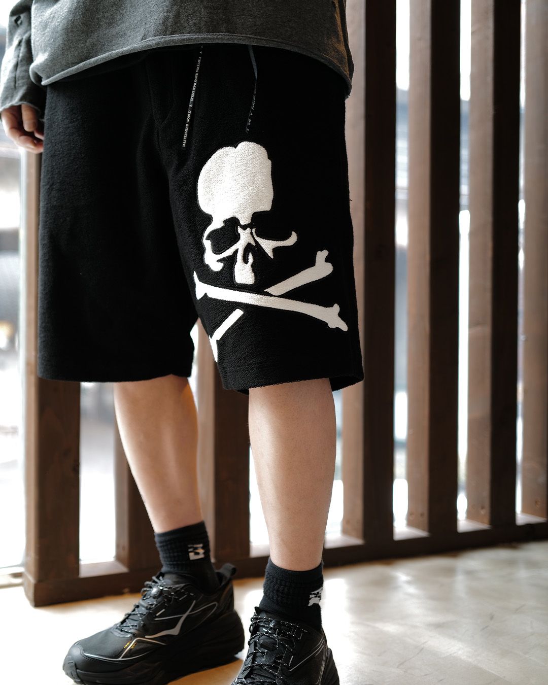 【MASTERMIND WORLD】 TERRY SHORTS  Black