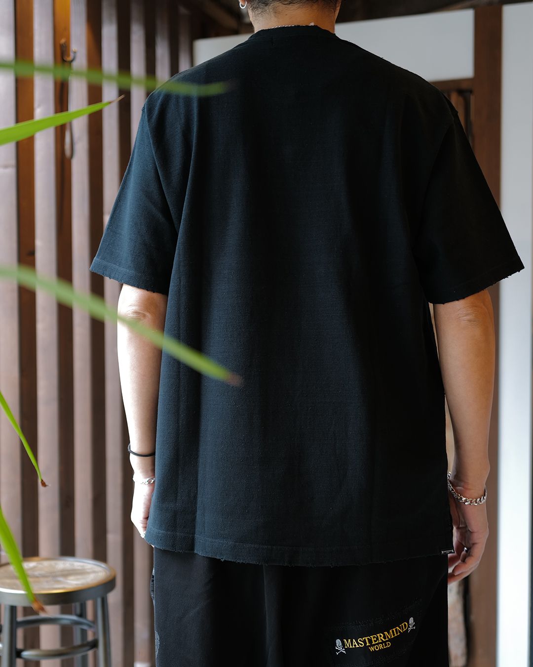 【MASTERMIND WORLD】 VINTAGE ROCK SS TEE  BLACK