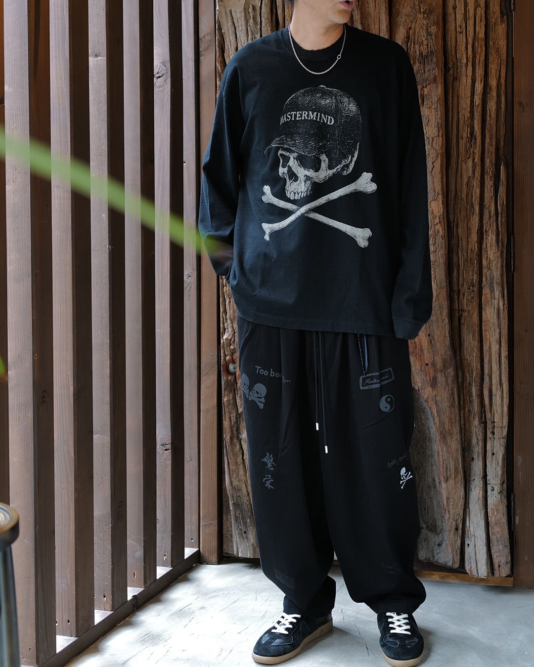【MASTERMIND WORLD】 DOODLE PRINT WIDE EASY PANTS  BLACK