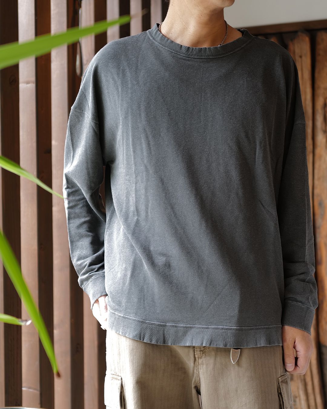 SLACK SWEATSHIRT  Washed Black Rogue Loopback