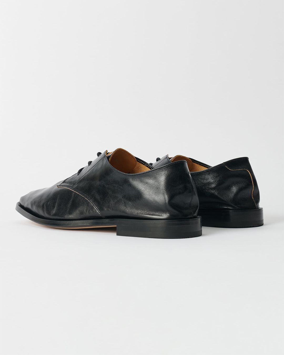 COLLAPSING CONSULTANT  True Dye Black Leather