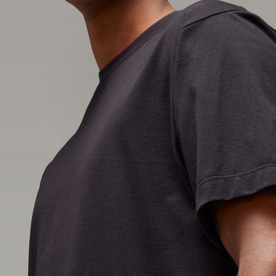 U GFX SS TEE Black