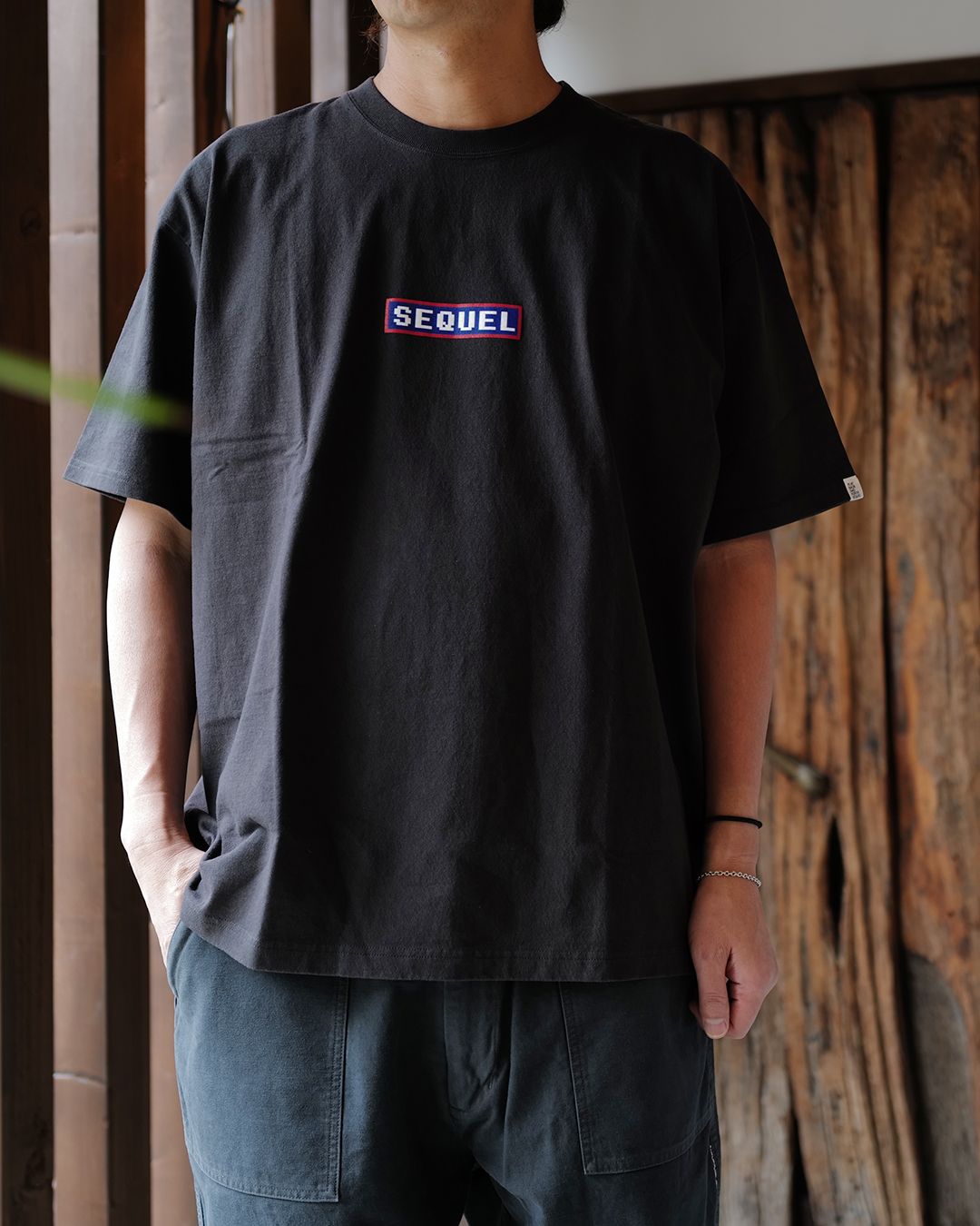 T-SHIRT  [DARK GRAY]