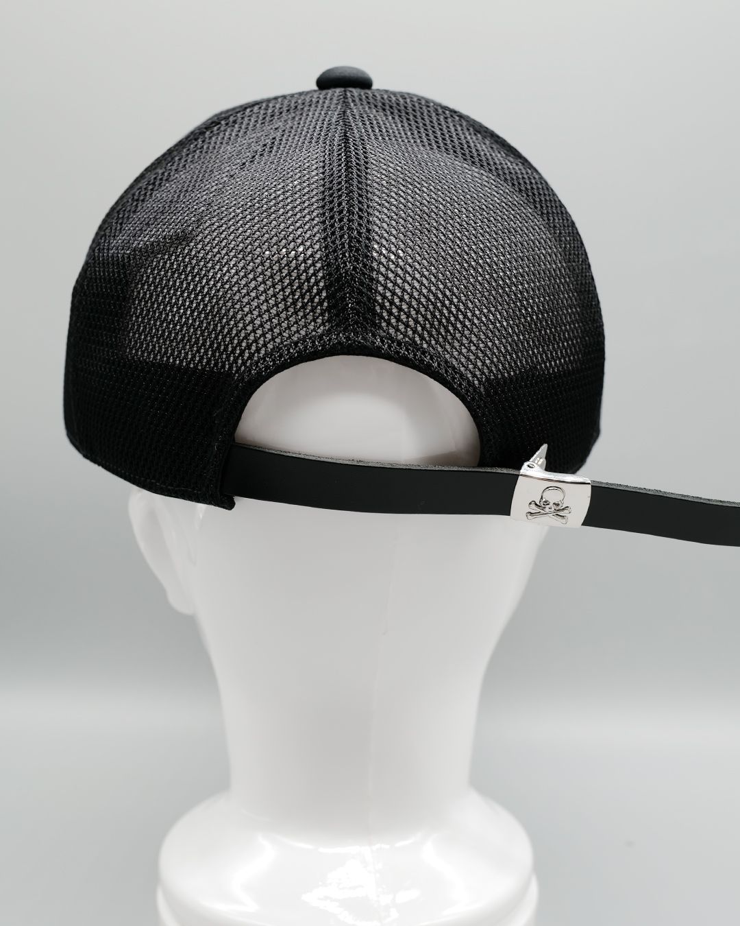 【MASTERMIND WORLD】 TAGGED CAP