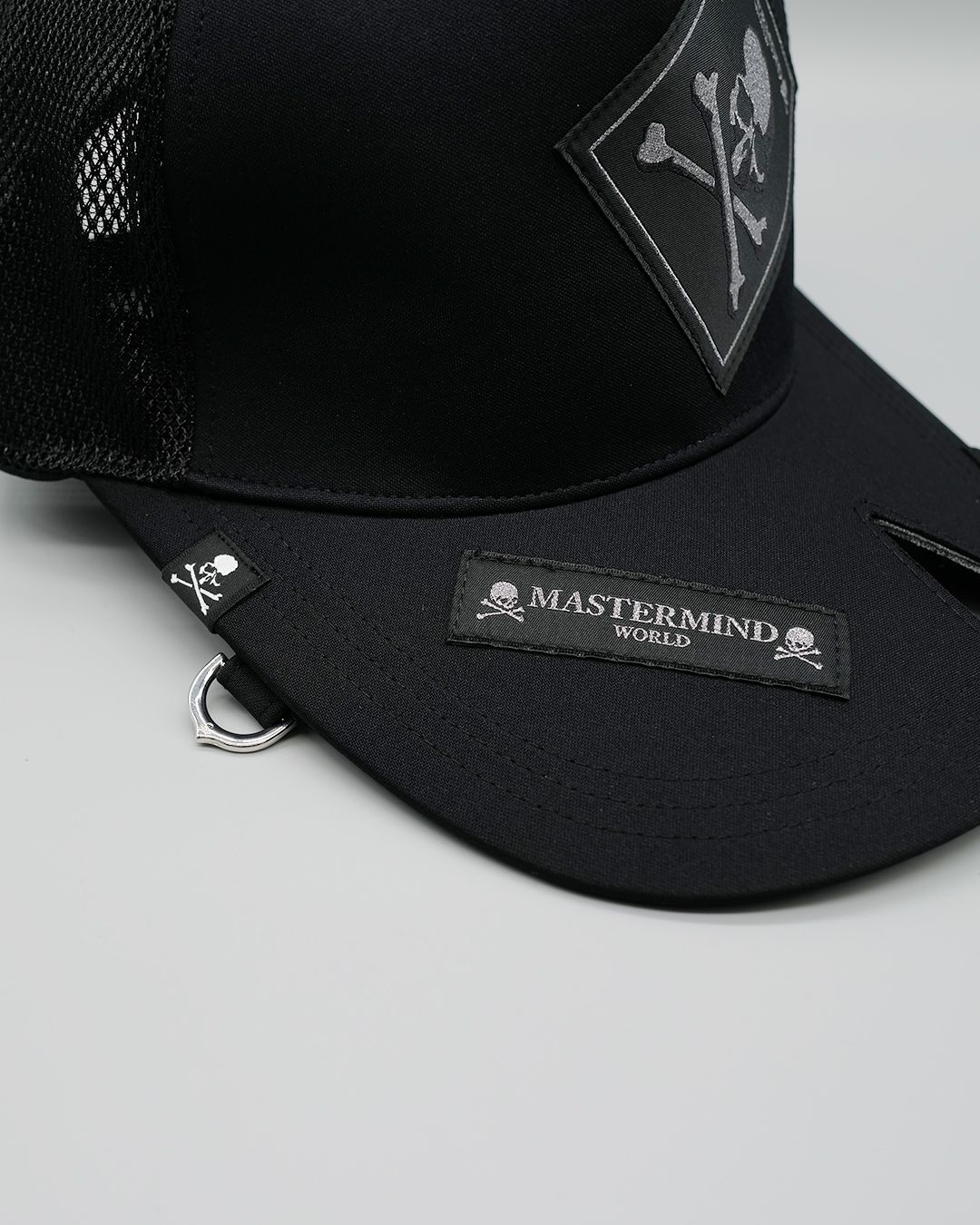 【MASTERMIND WORLD】 TAGGED CAP