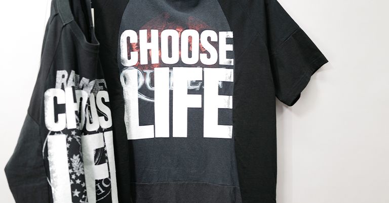 KATHARINE HAMNETT × changes REMAKE T-SHIRT
