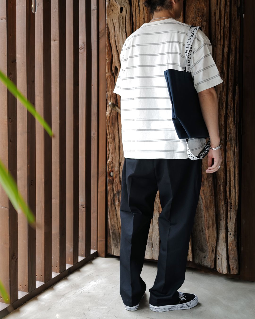 BORDER T-SHIRT  [WHITE x GRAY]