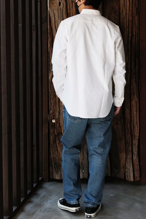 シャツを使ったシンプルスタイル