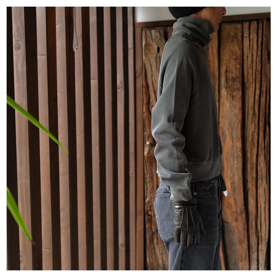 SCHOLAR ROLLNECK	Worn Black Athletic Rib