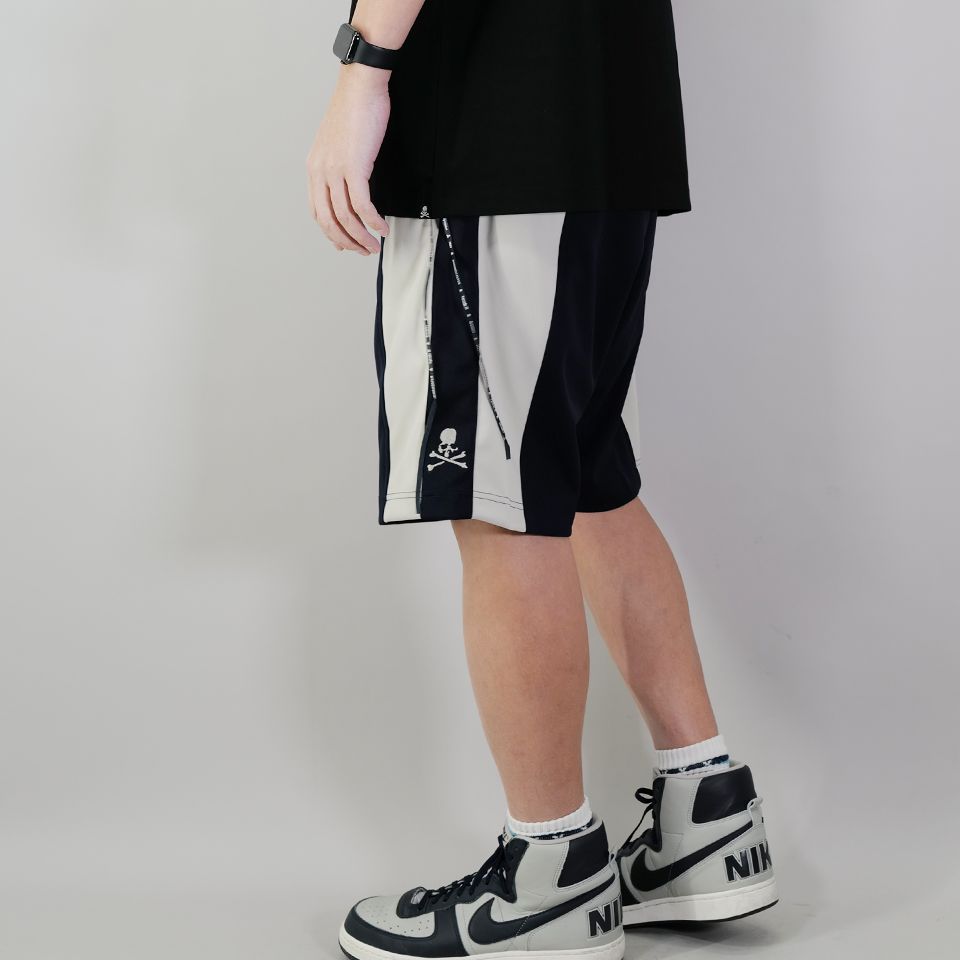 【MASTERMIND WORLD】 SIDE LINE TRACK SHORTS  NAVY x GREIGE