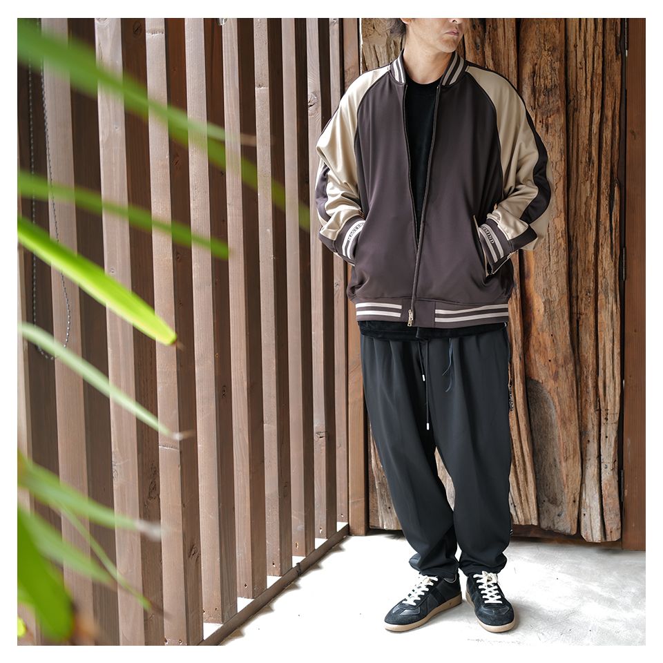 【MASTERMIND WORLD】 SOUVENIR TRACK JACKET  BROWN x MOCHA