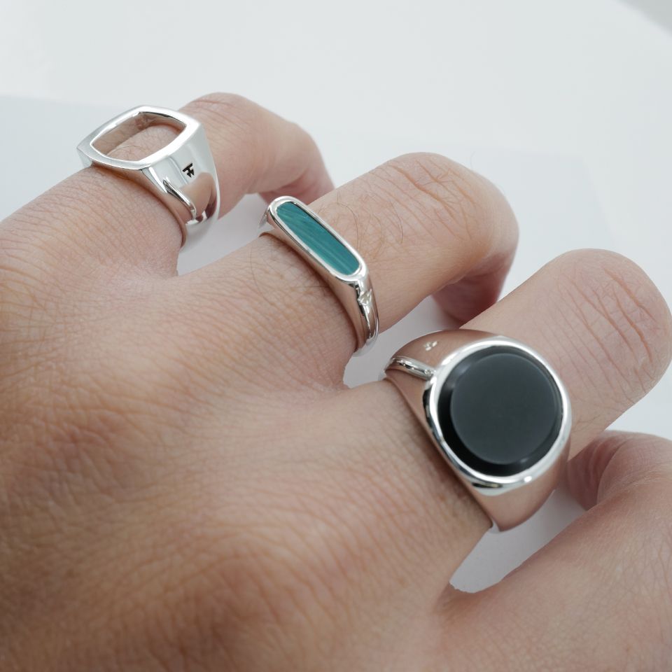 TOMWOOD - Oval Black Onyx (M) | River