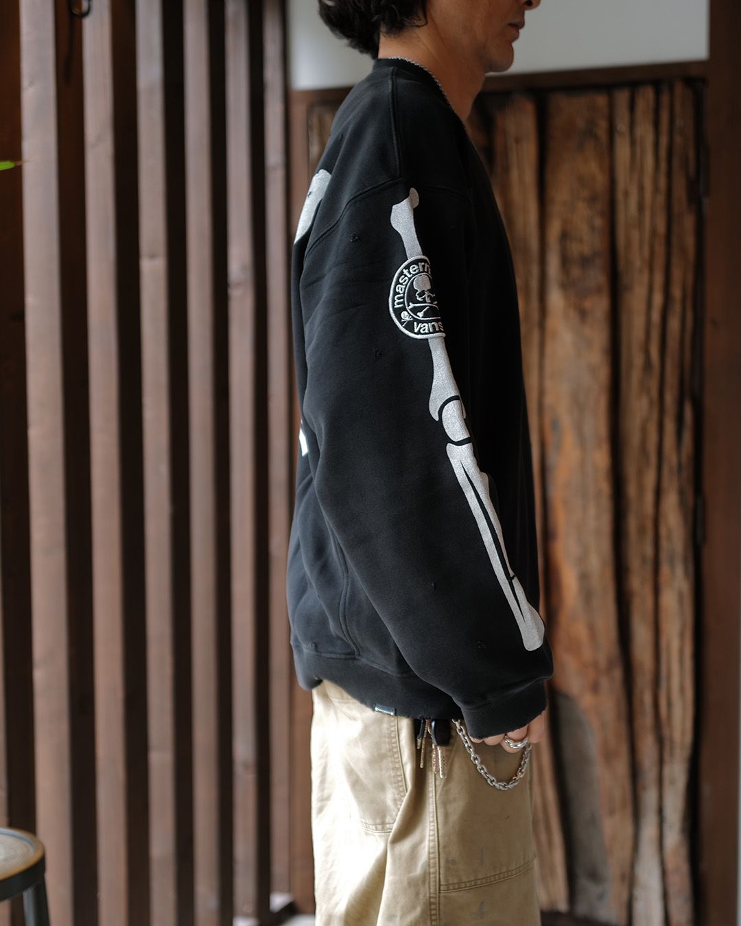 【MASTERMIND WORLD】 xVANSON CREWNECK SWEATSHRT DAMAGED  BOXY FIT